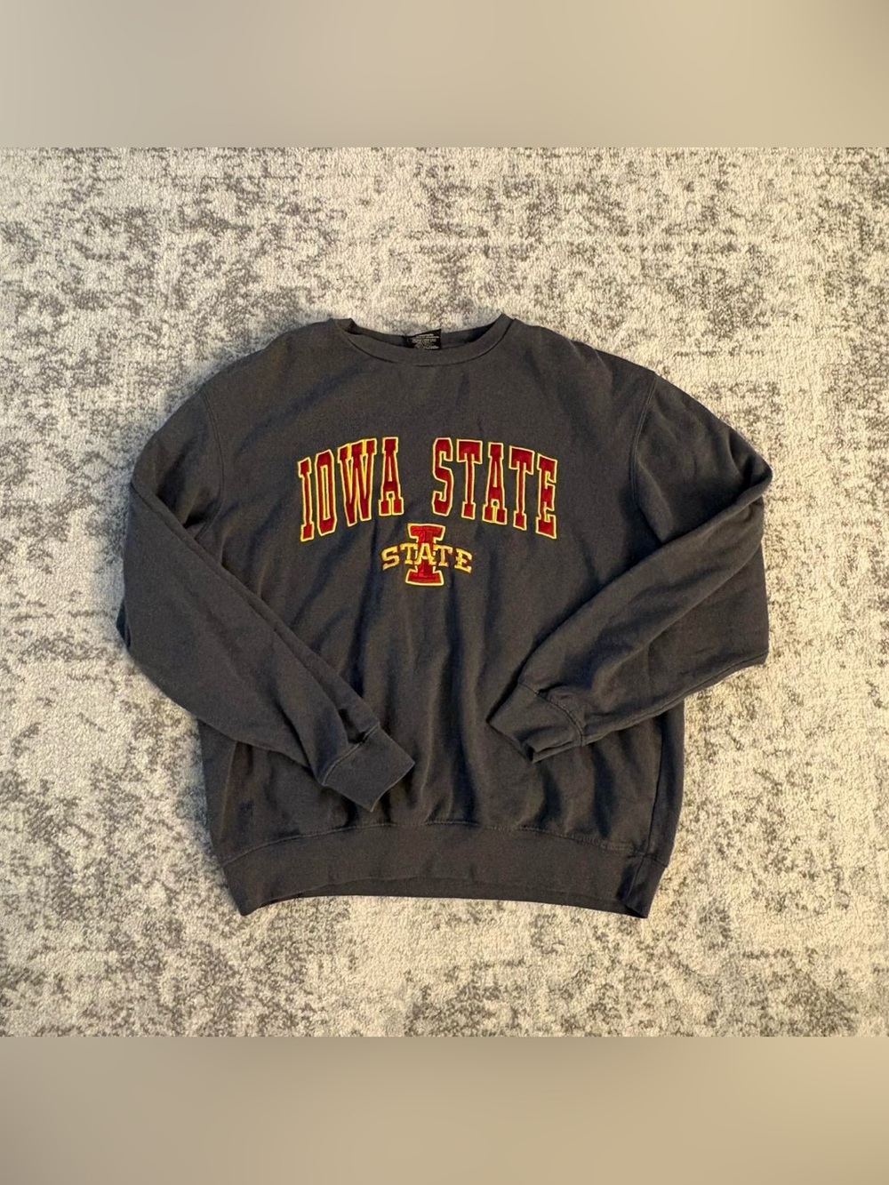 Men’s Medium Colosseum Iowa State Grey Crewneck